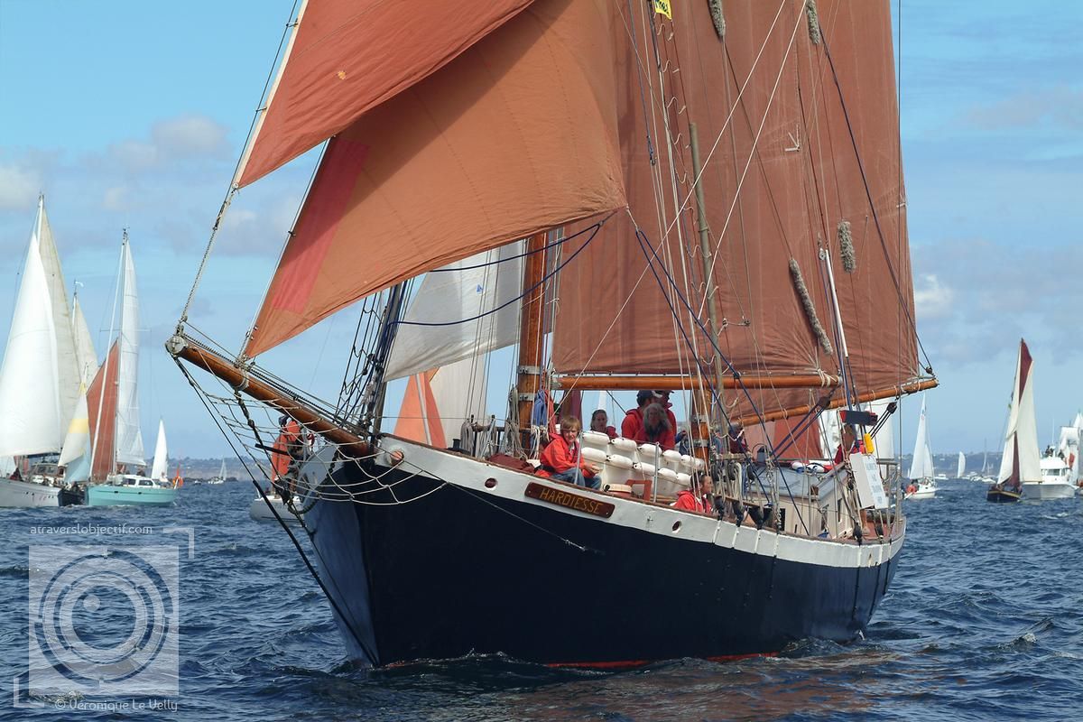ANCIEN GRAND VOILIER de BASSIN - KETCH - ARTISANAL - MISTRAL
