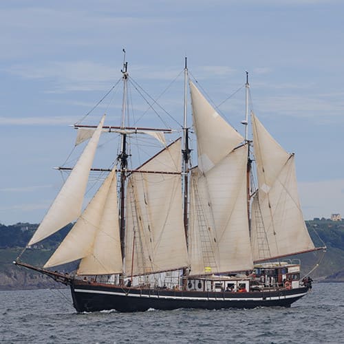 Le Bel Espoir en rade de Brest