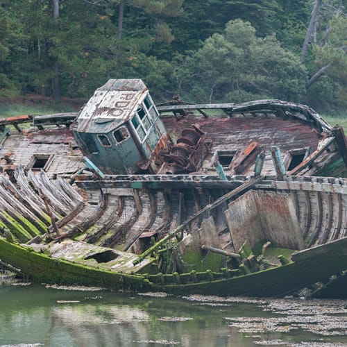 Vieilles carcasses de bateaux