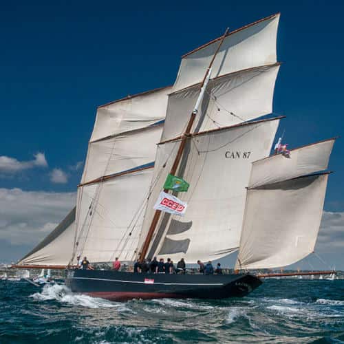 La bisquine de Cancale et le thonier Biche