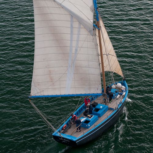 Le voilier Loch Monna sous voiles