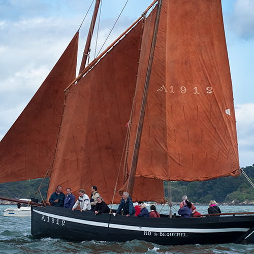 Le forban du Bono sous voiles