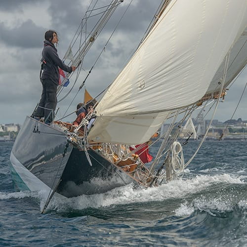 Equipière du voilier Pen Duick