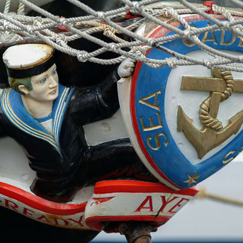 Figurine sculptée