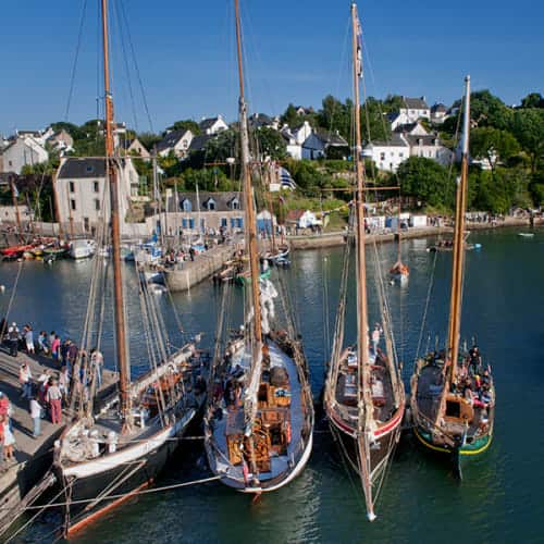 Voiliers dans le port du Bono