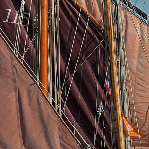 Multitude de voiles traditionnelles
