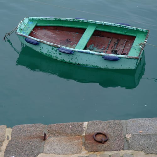 Canot au port