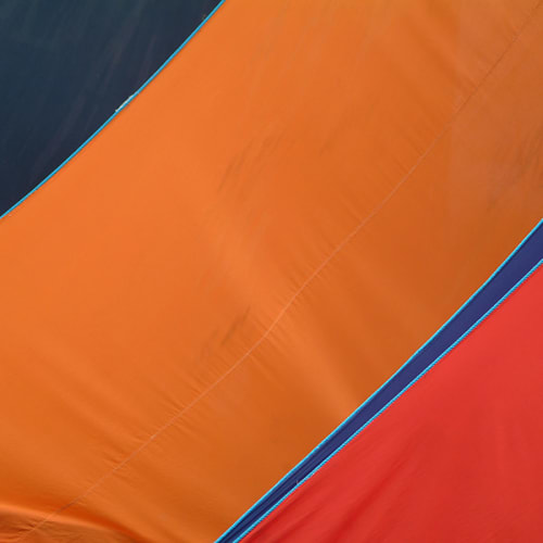 Voiles aux couleurs vives
