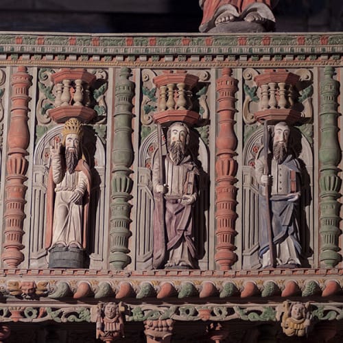 Personnages sculptés