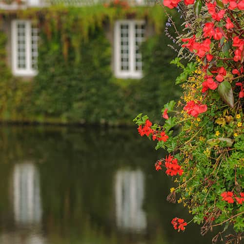 Maison se reflétant dans l'Oust