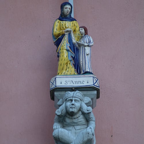 Statue de Sainte Anne en faïence Henriot